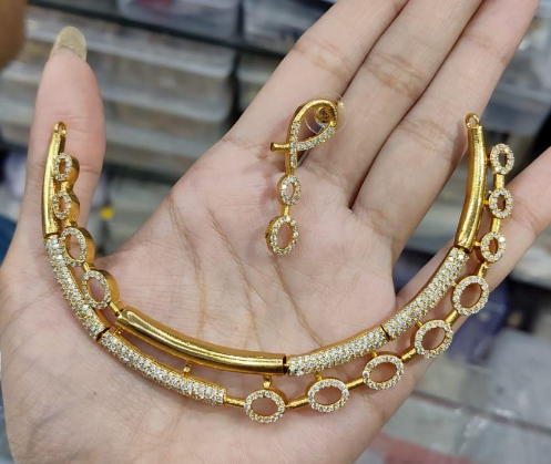 Banjaran Hasli Twistable Flexible Statement Necklace